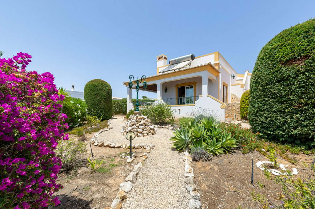 Beautiful 3-bedroom villa in Porto Dona Maria to rent