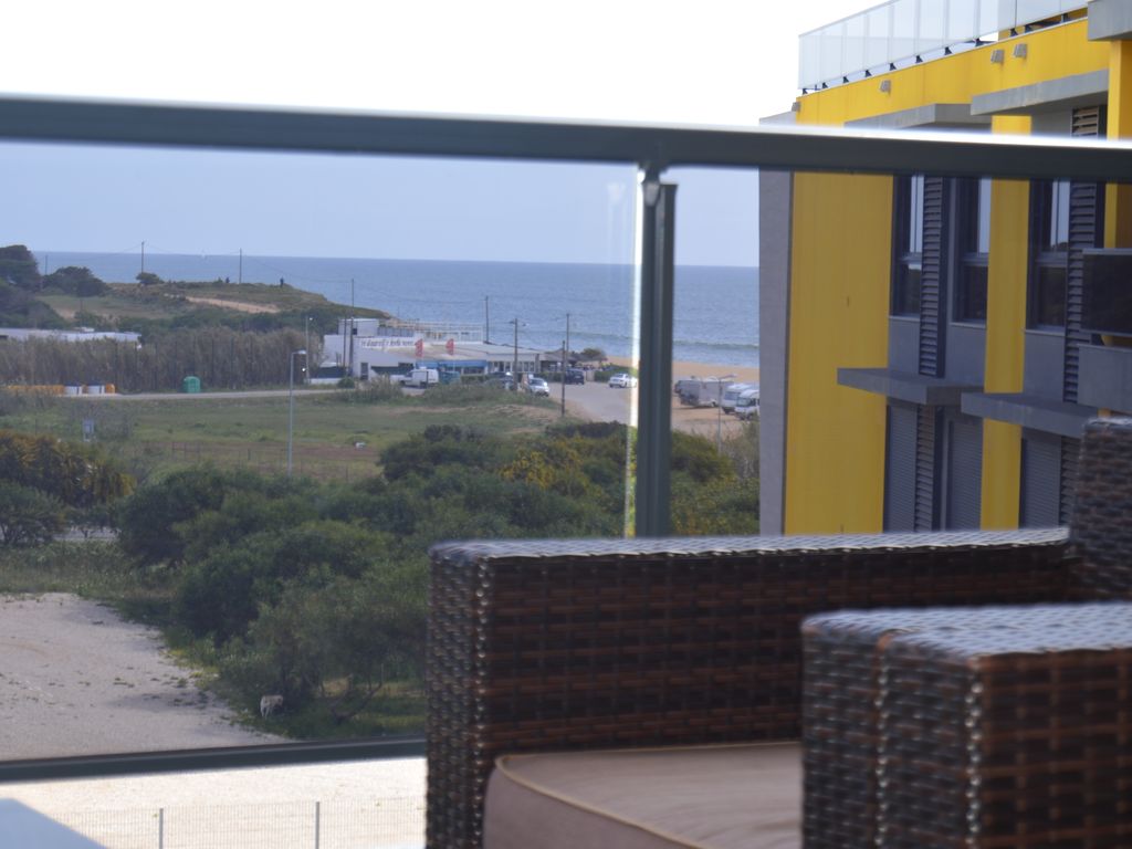 Lovely Spacious 2-bedroom apartment in Quarteira to rent