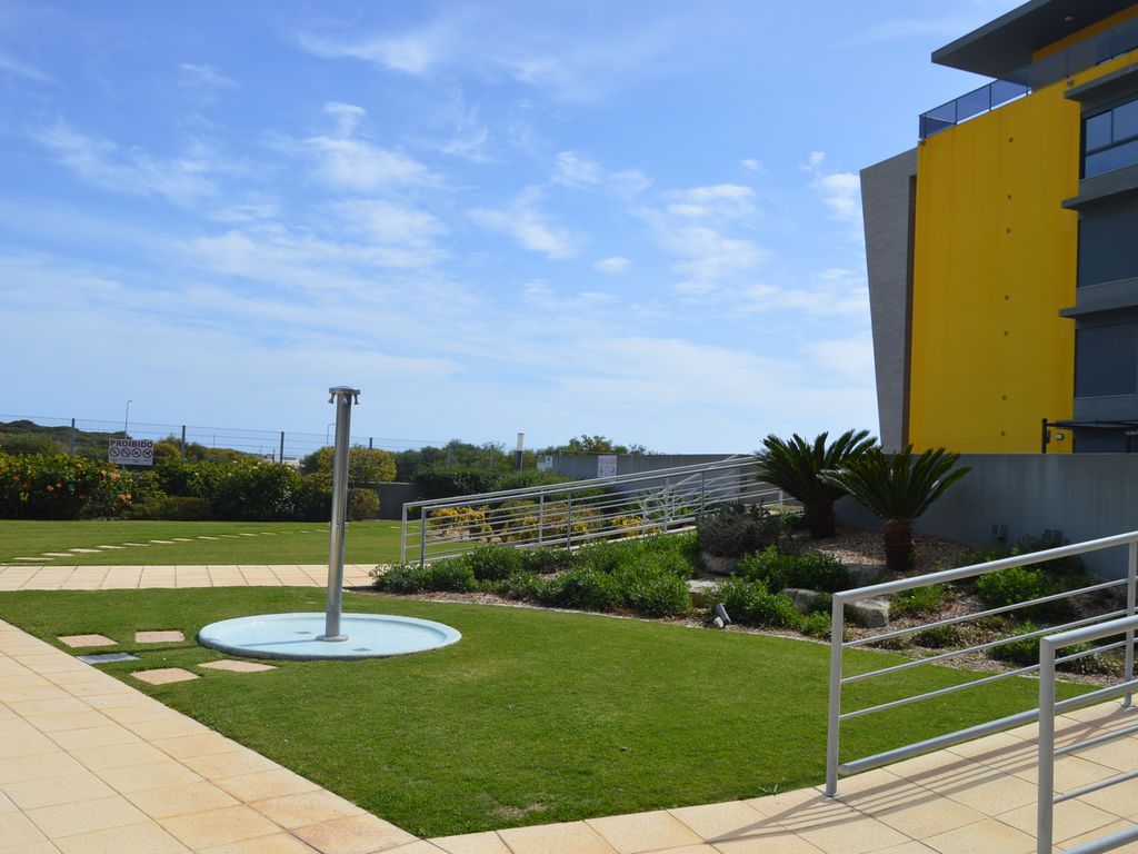 Lovely Spacious 2-bedroom apartment in Quarteira to rent