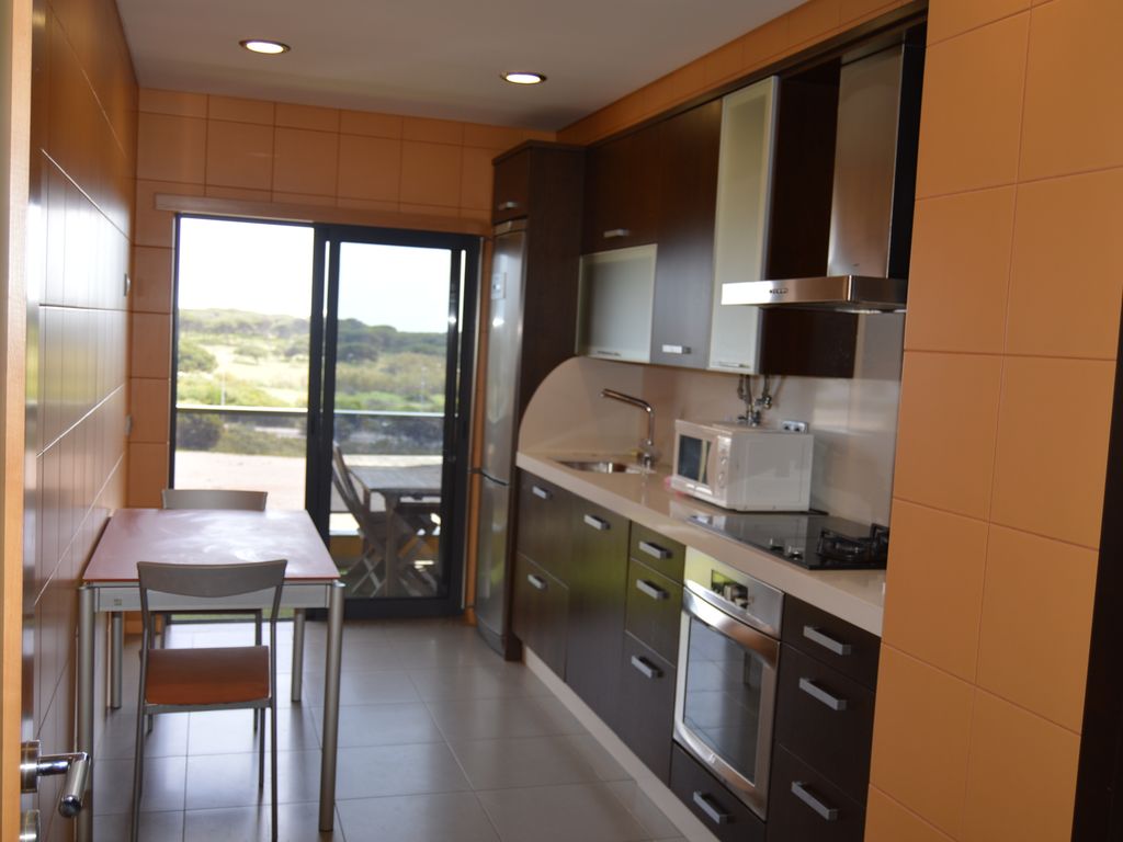 Lovely Spacious 2-bedroom apartment in Quarteira to rent