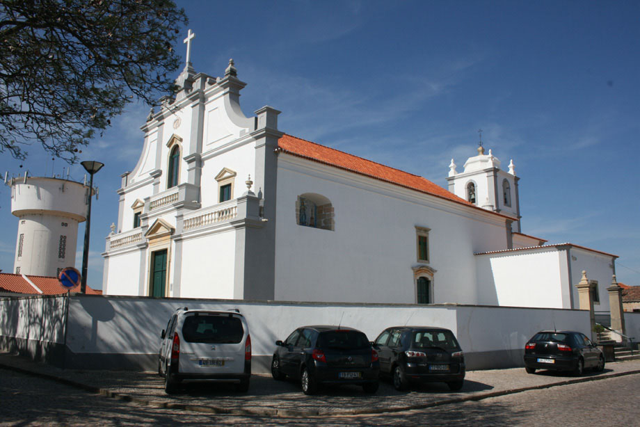 The ancient and the modern sit side-by-side in Lagoa