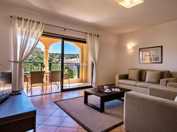 Stunning 2-bedroom apartment near the beach in Luz for rent